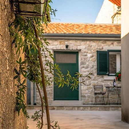 Old stone apartment Luka Zadar Eksteriør bilde