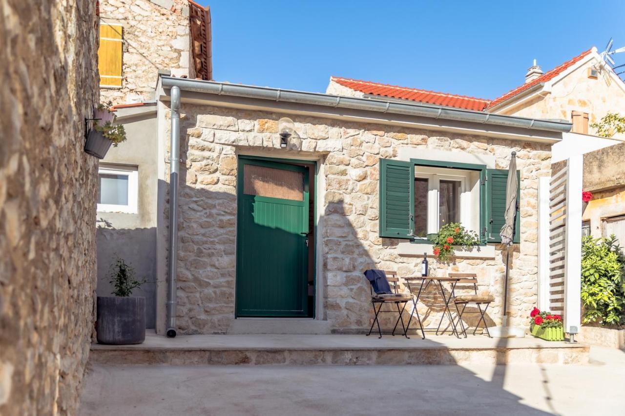 Old stone apartment Luka Zadar Eksteriør bilde
