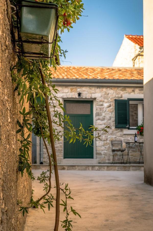 Old stone apartment Luka Zadar Eksteriør bilde