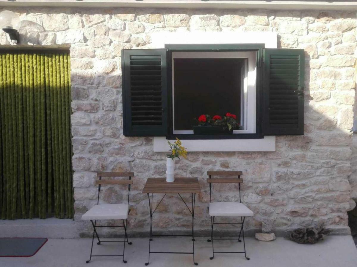 Old stone apartment Luka Zadar Eksteriør bilde