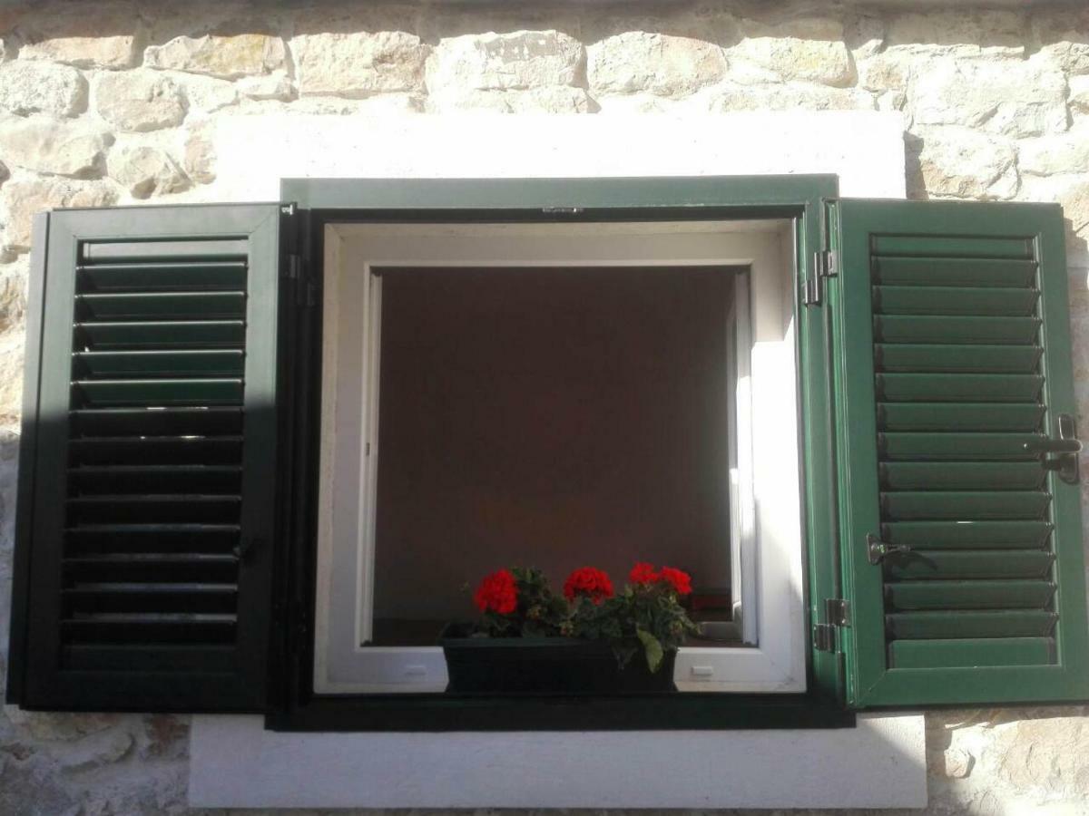 Old stone apartment Luka Zadar Eksteriør bilde