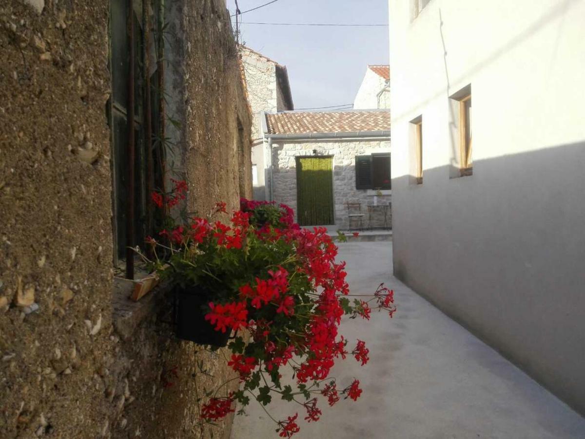 Old stone apartment Luka Zadar Eksteriør bilde